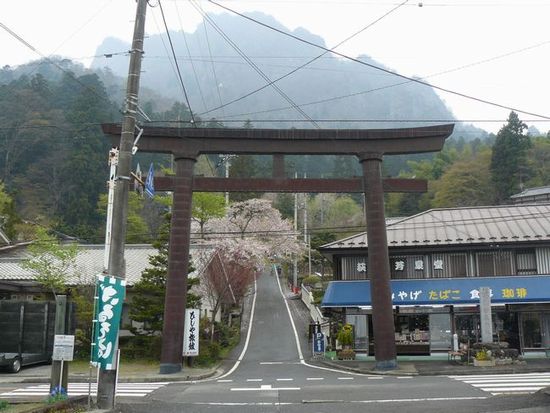 ���`�_��