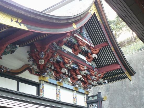 �R�������{