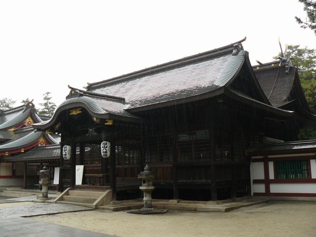 ���R�����{����{