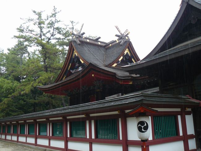 ���R�����{����{