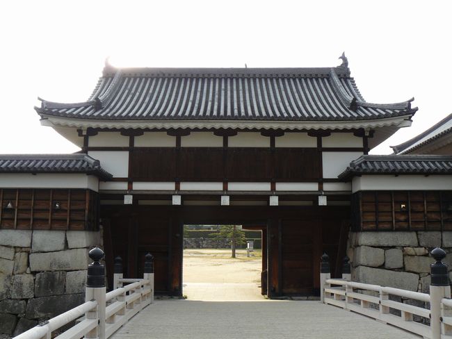 ��̊ە\���