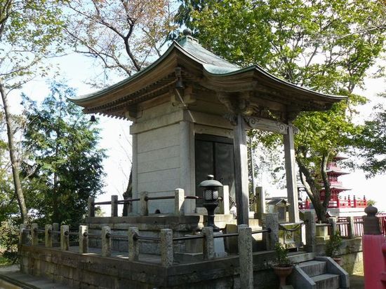 �䗘�ޗ��s�����i���{�O�s�����j