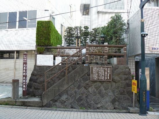 �k�������E���Ƃ̕�