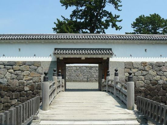 ���c����