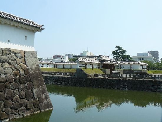 ���c����