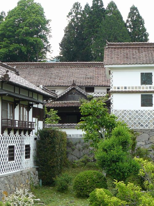 ���]�ƏZ��